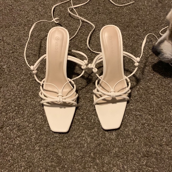 cream colored heels, long laces to tie up leg, and a flat point - Picture 1 of 2